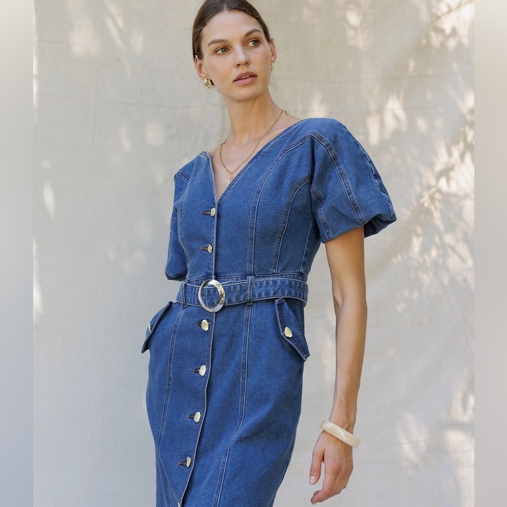 Elegant Blue Denim Midi Dress - Picture 2 of 3